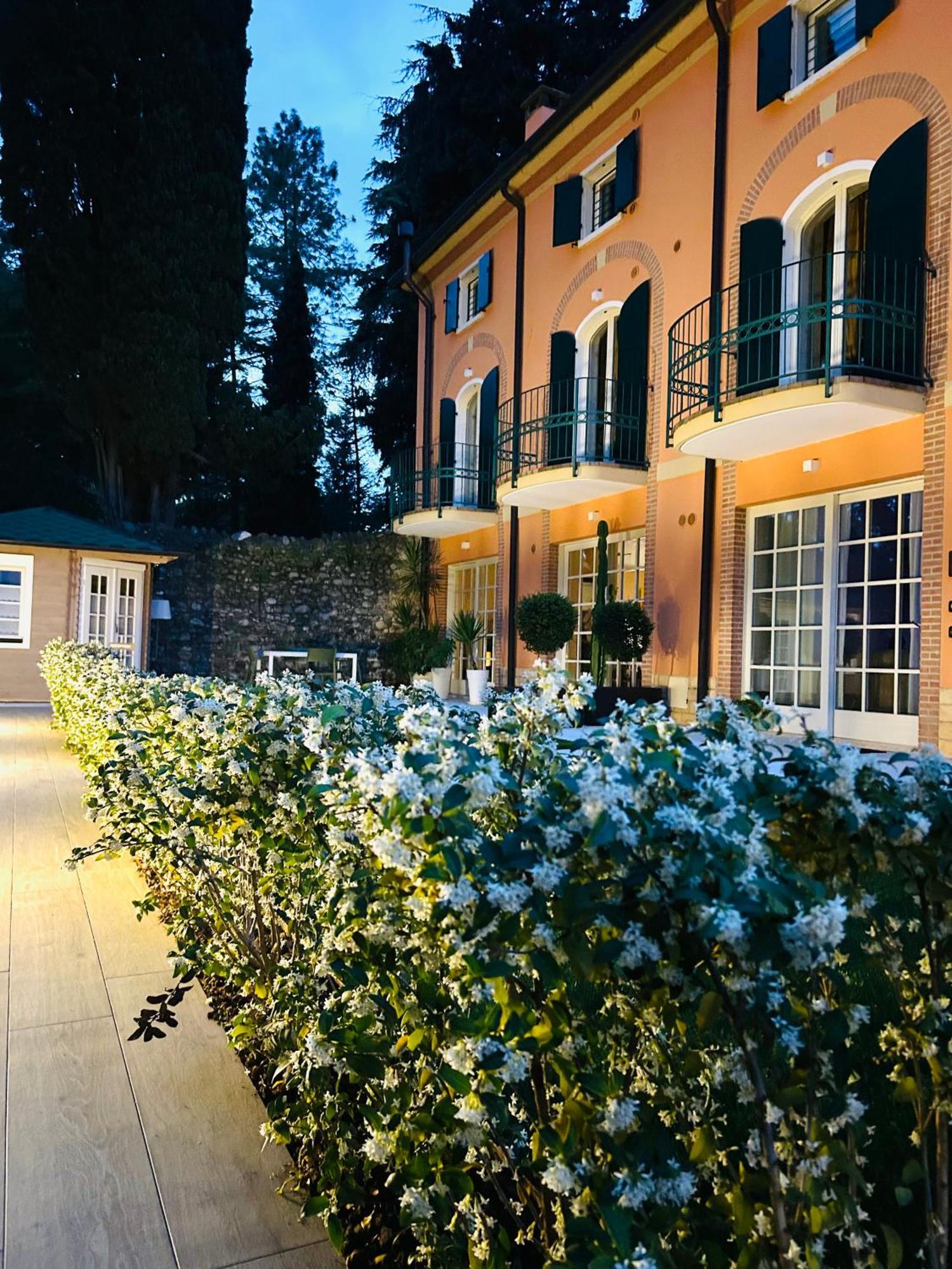 Residenza Eden Guest House Cola  Bagian luar foto